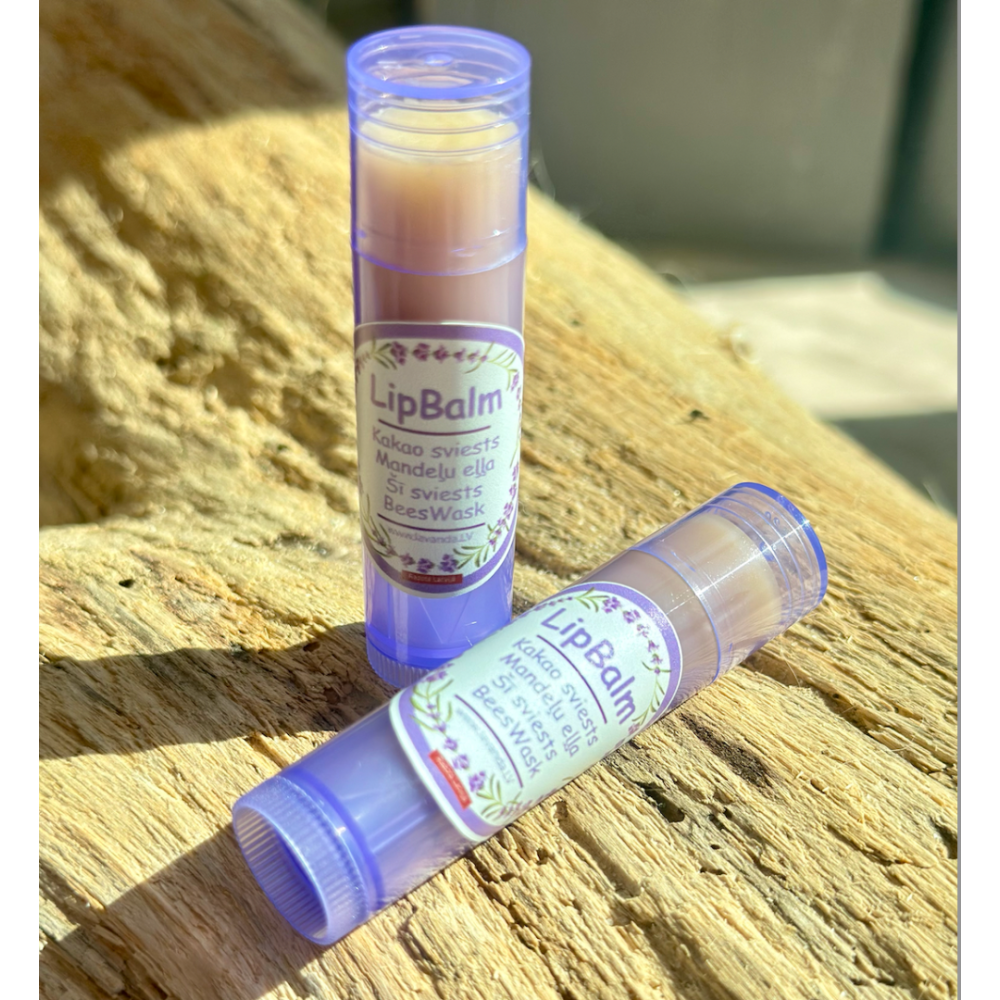 Lip balm with beeswax and Lavender