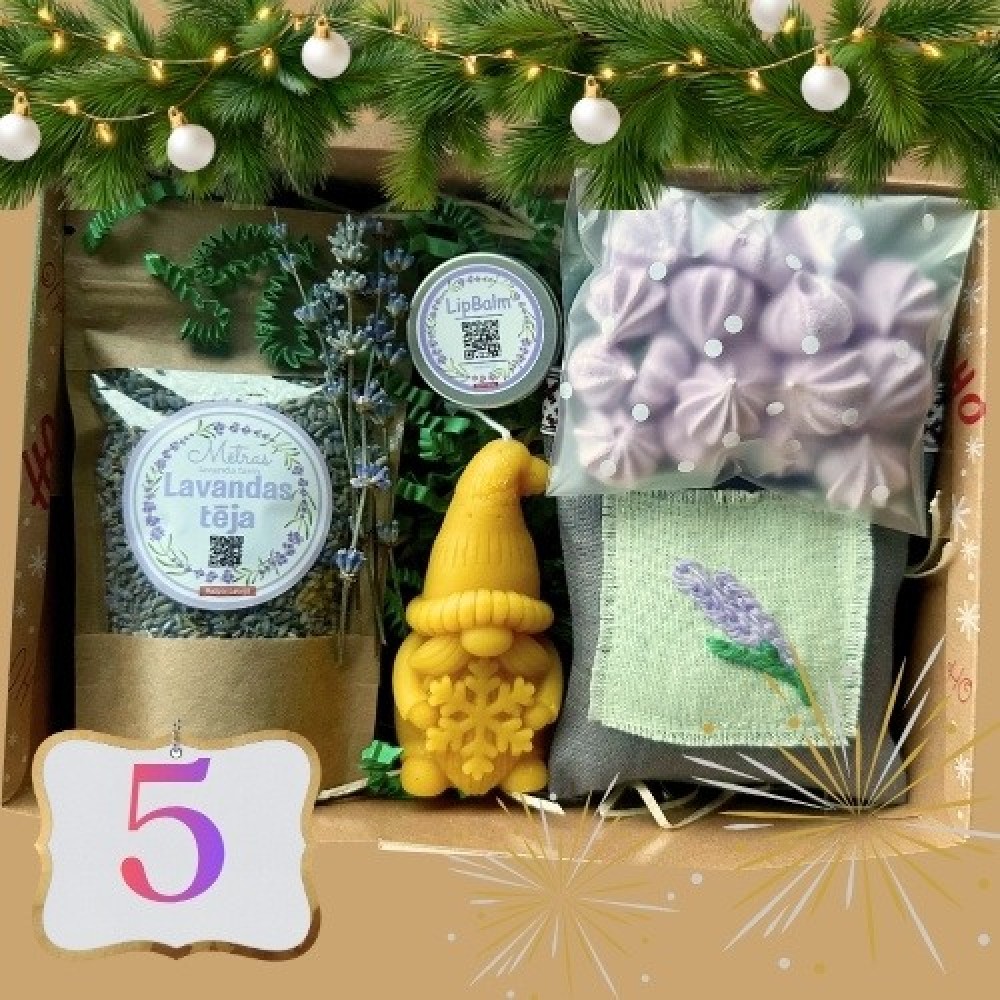 Новогодний подарок в коробке 15 евро